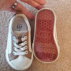 Baby gap shoes